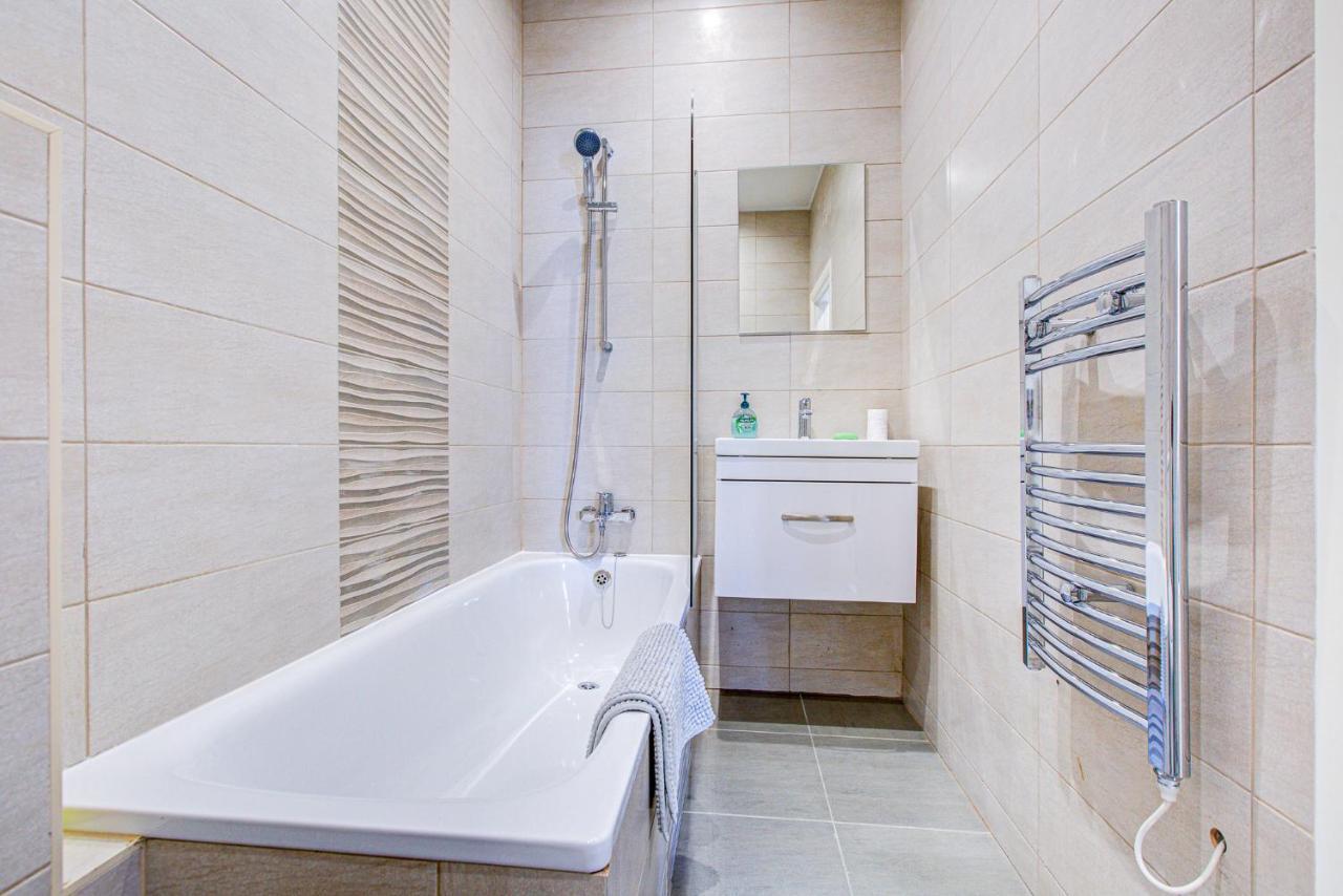 Spacious And Modern 1 Bed 1 Bath Apartment In The Heart Of Eastbourne Exterior photo